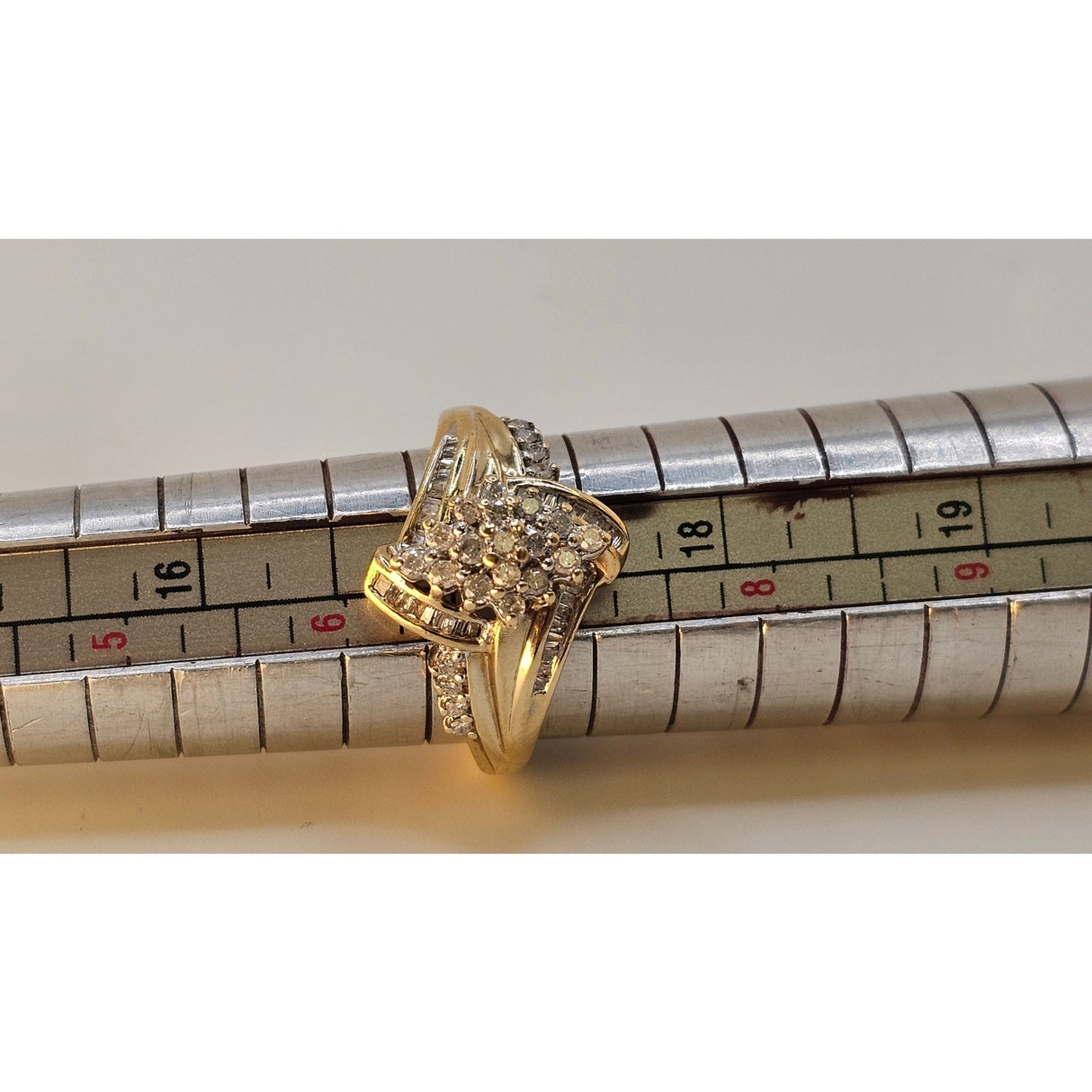 14K Gold Diamond Cluster Cocktail Ring, Size 7, 3.1g