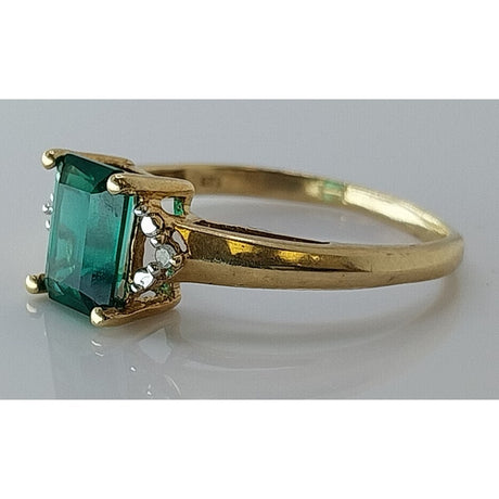 10K Yellow Gold Ring with Dazzling Diamonds & Lab-Created Emerald, Size 8.5