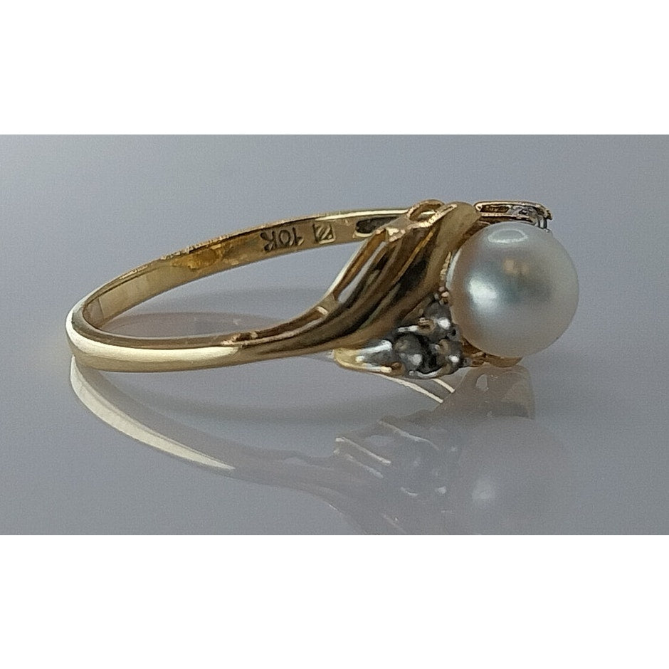 10k Yellow Gold Pearl Ring with Diamond Accents, Size: 6.5