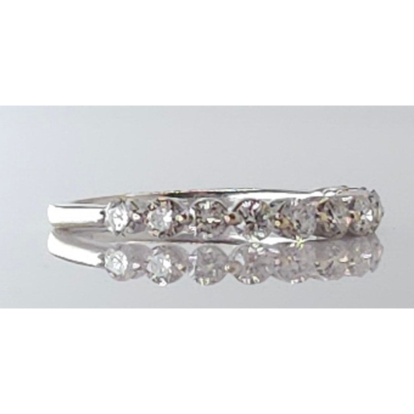 14K WG (11) Diamond Ring, Size: 7, 2.2g