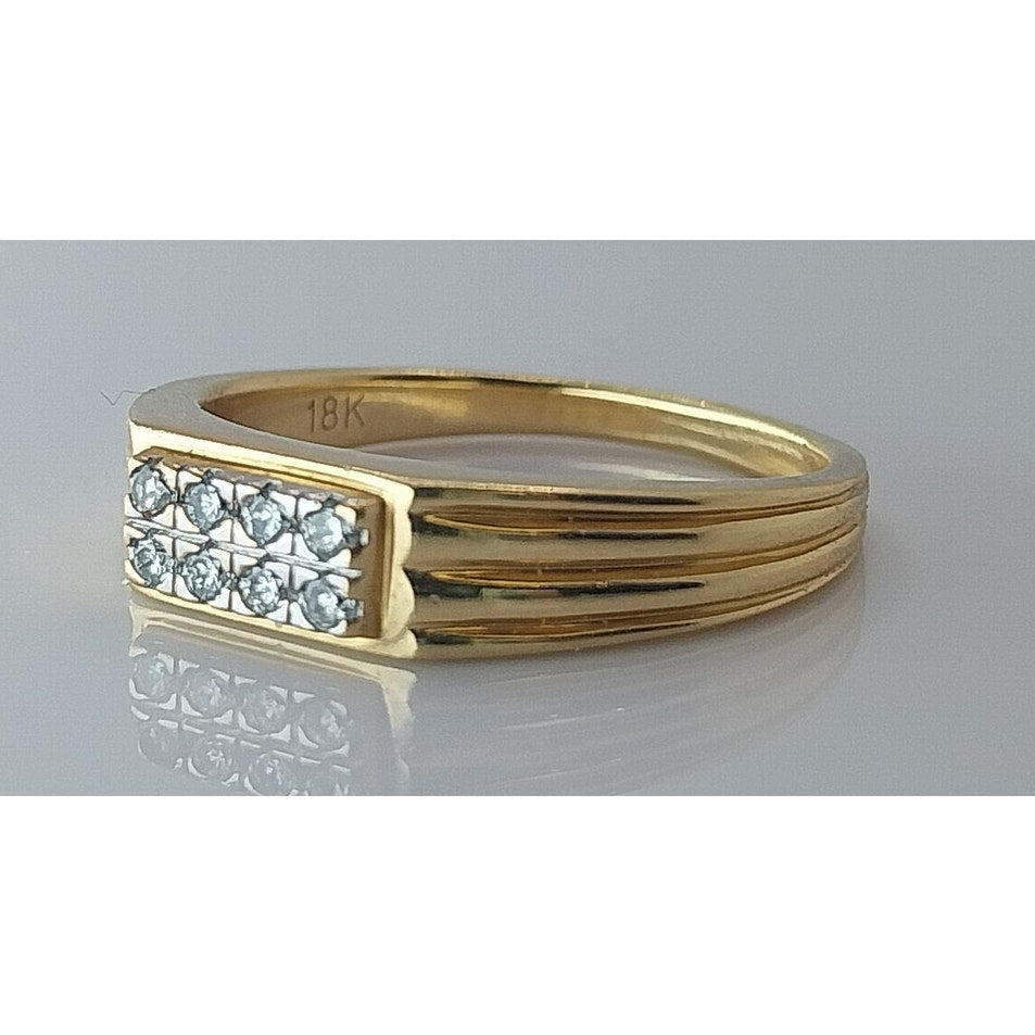 Men's 18k Gold Ring set in Yellow Gold with 8 Diamonds, Size 8