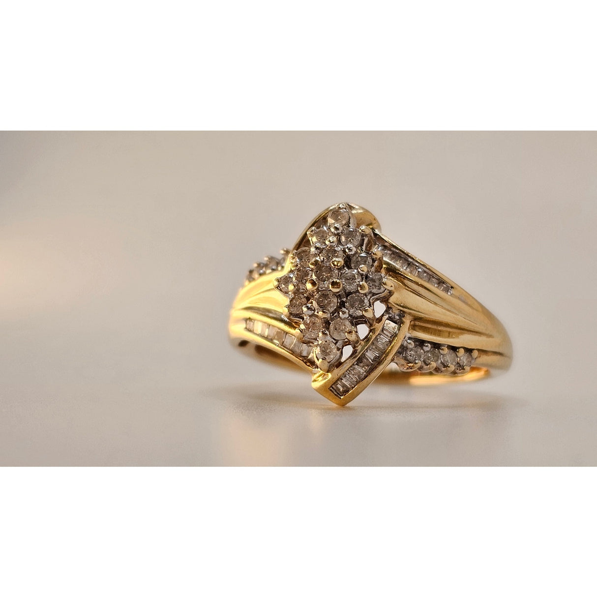 14K Gold Diamond Cluster Cocktail Ring, Size 7, 3.1g