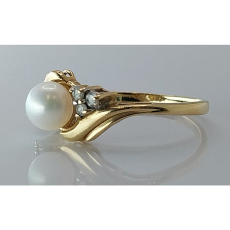 10k Yellow Gold Pearl Ring with Diamond Accents, Size: 6.5